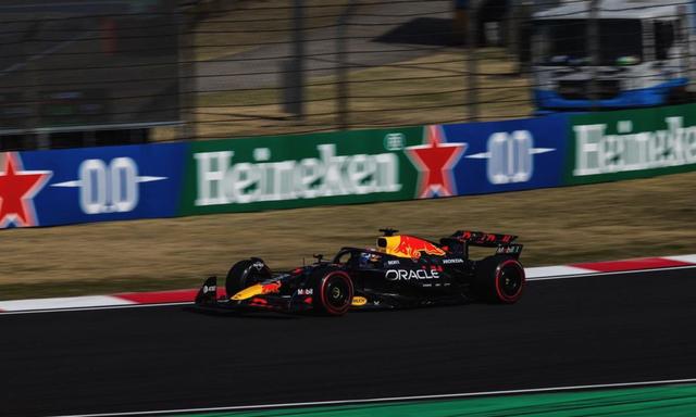 红牛车队轻取雷诺车队，佩雷兹统治全场