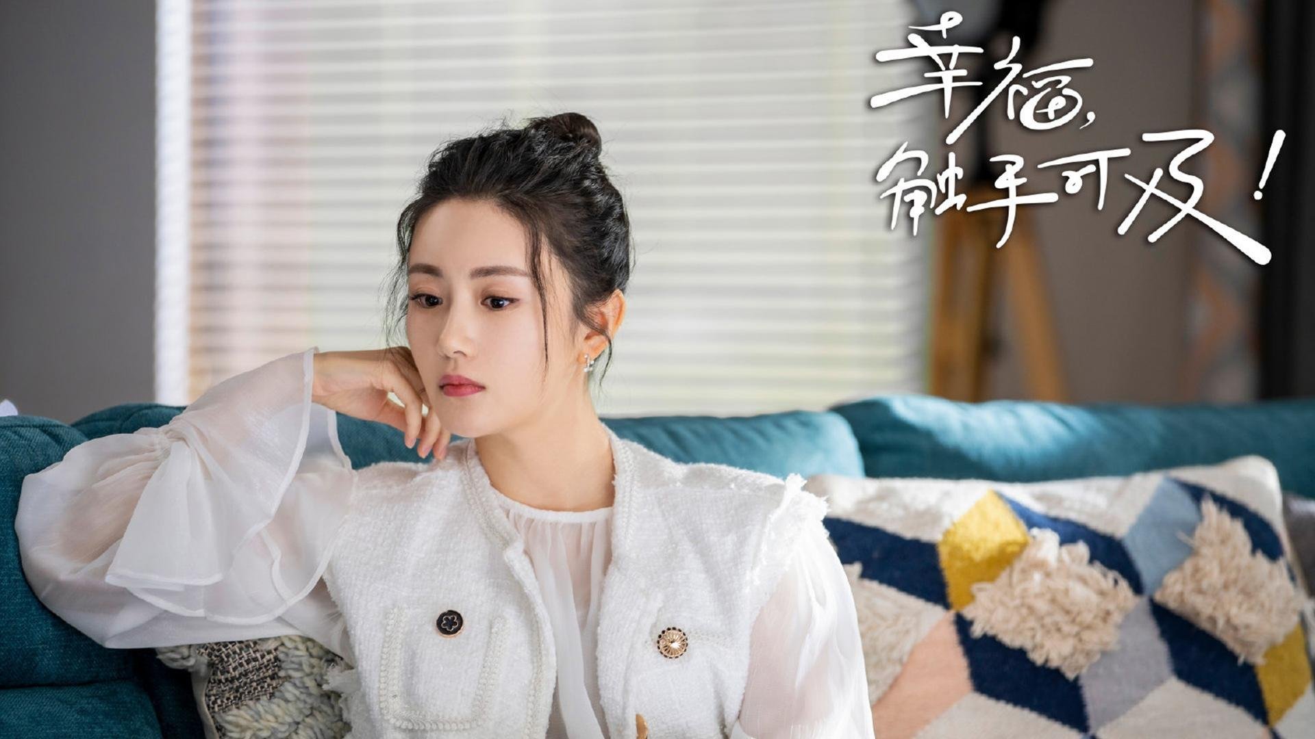 爱游戏在线-赛道风云，法拉利碾压索伯显霸权，维斯塔潘惊艳逆袭成传奇