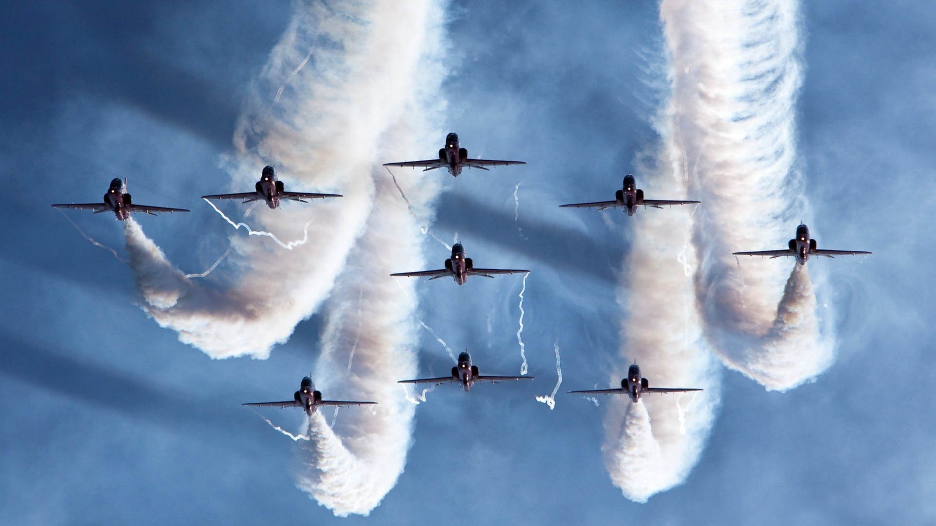 爱游戏娱乐-银箭破晓，诺里斯在红牛王朝的裂缝中点燃圣火