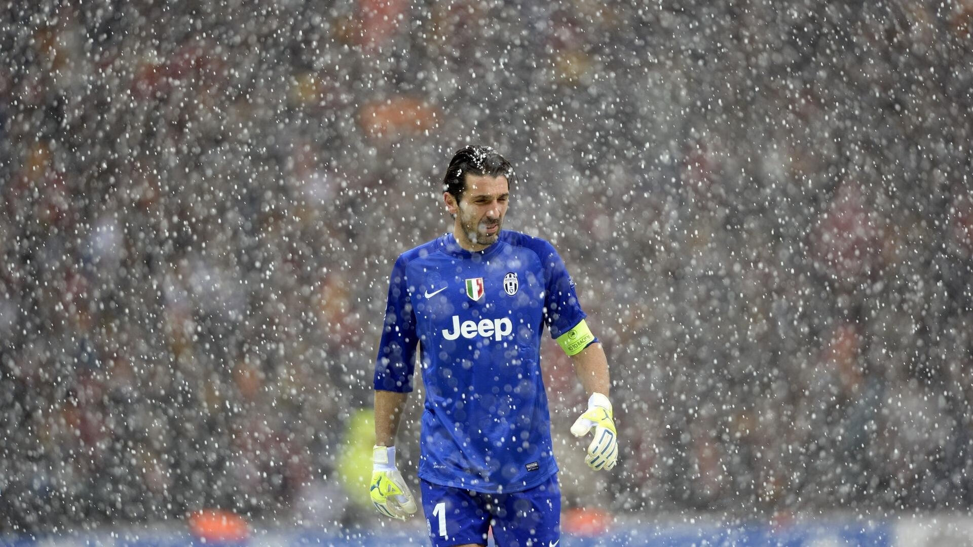 北欧绿茵场惊现乒乓魔术，许昕跨界演绎统治全场的另类解读